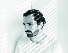 Zasebnost je luksuzna dobrina. Vrnitev k maskam kot rešitev za zakrivanje destabilizirane identitete // BOGOMIR DORINGER //