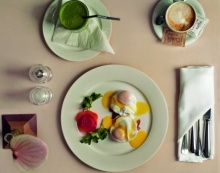 STROGO ZAUPNO (Hotel Slon)